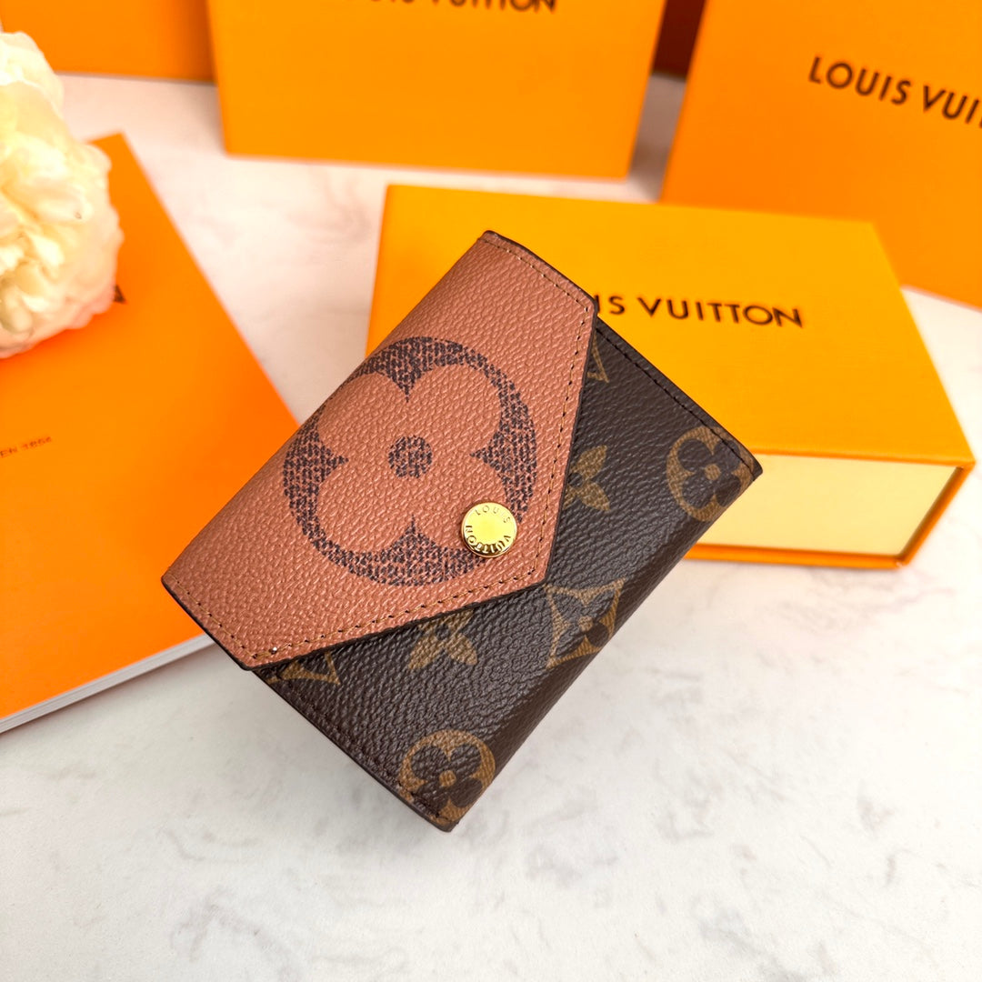 EN - New 1:1 rep  Wallet LUV 137