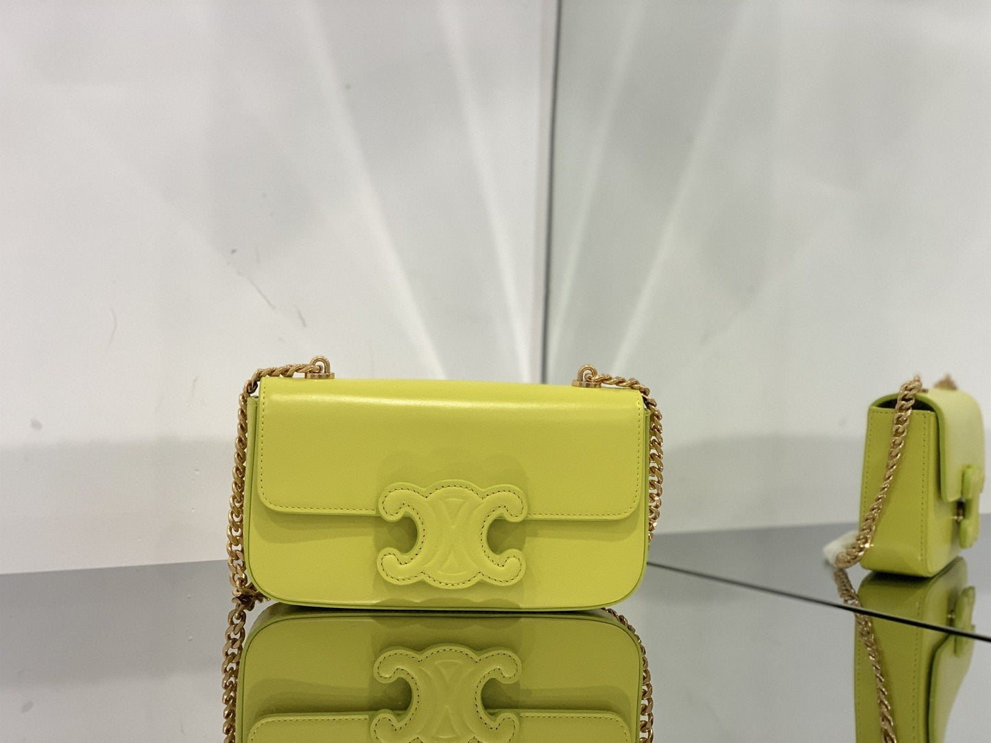 Top Quality Chain Shoulder Bag Cuir Triomphe Green For Women 7.9in/20cm