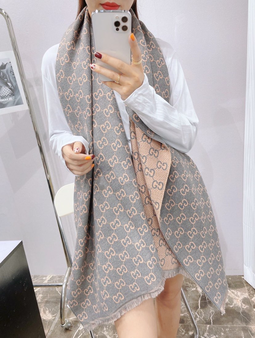EN - Luxury GCI Scarf 040