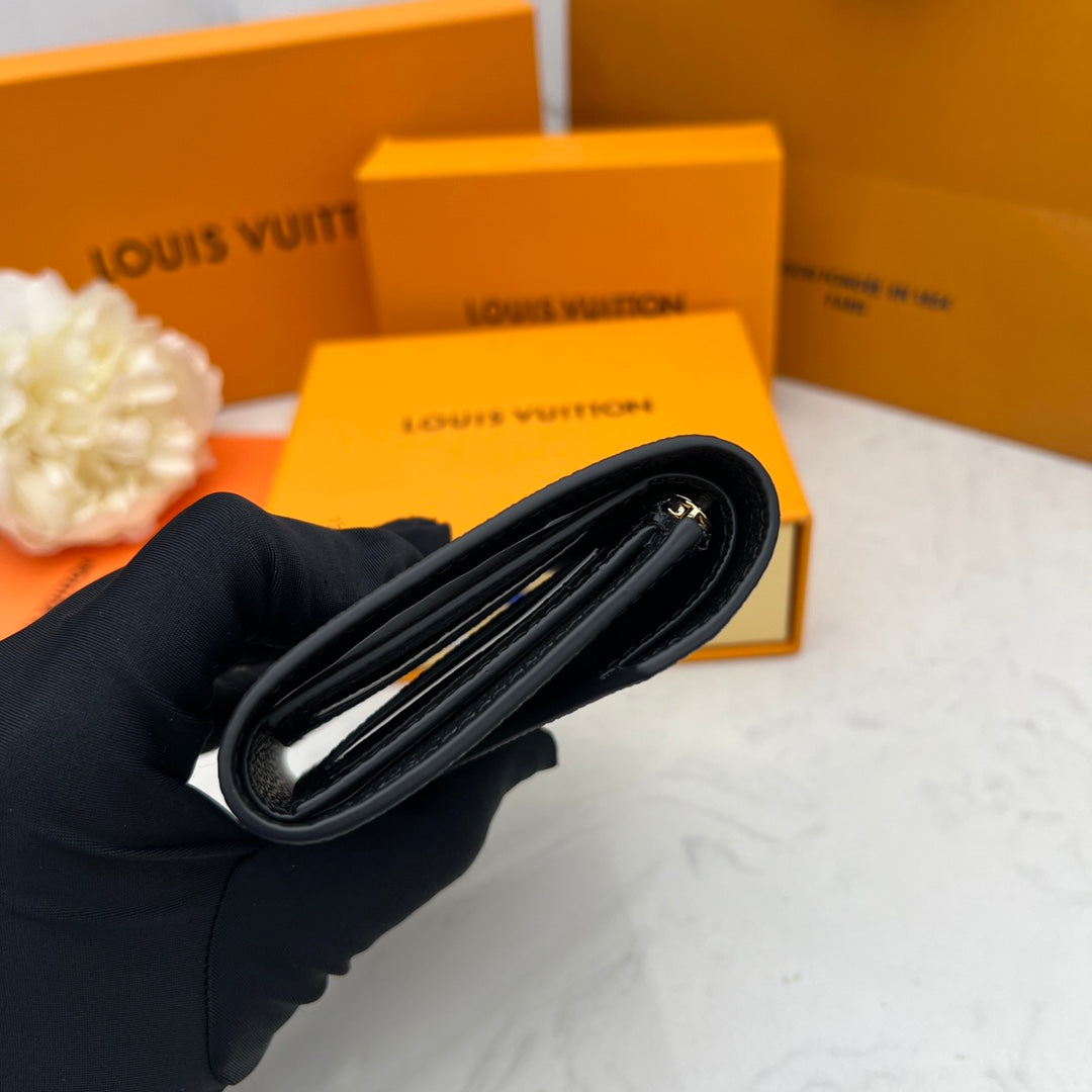 EN - New 1:1 rep  Wallet LUV 135