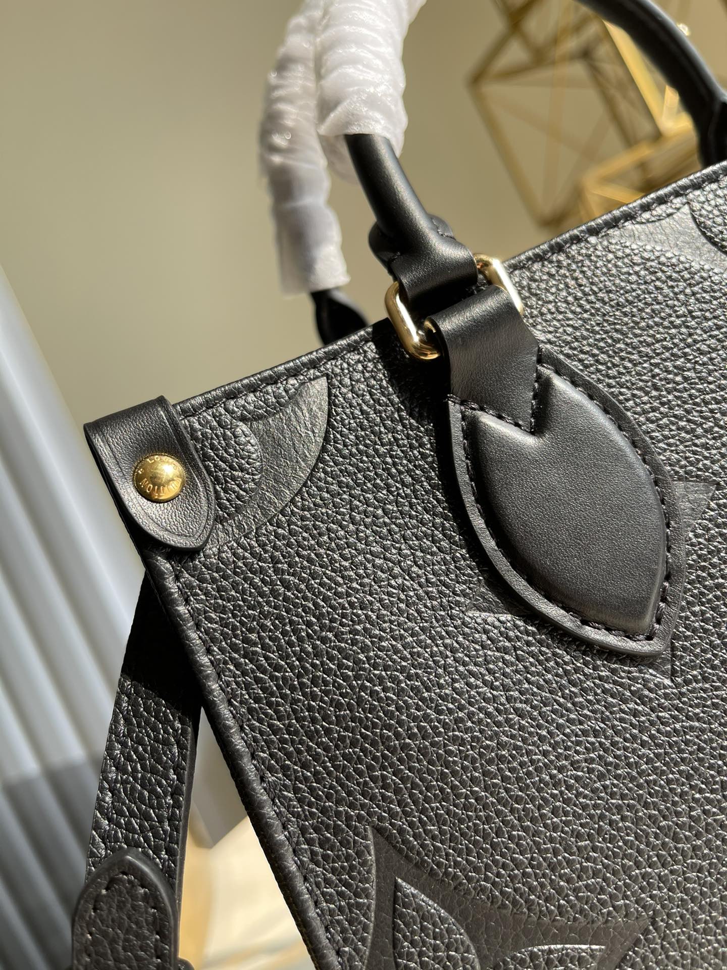 Top Quality OnTheGo PM Tote Bag Monogram Empreinte Black For Women, Womens Handbags, Shoulder And Crossbody Bags 9.8in/25cm Top Quality M45653