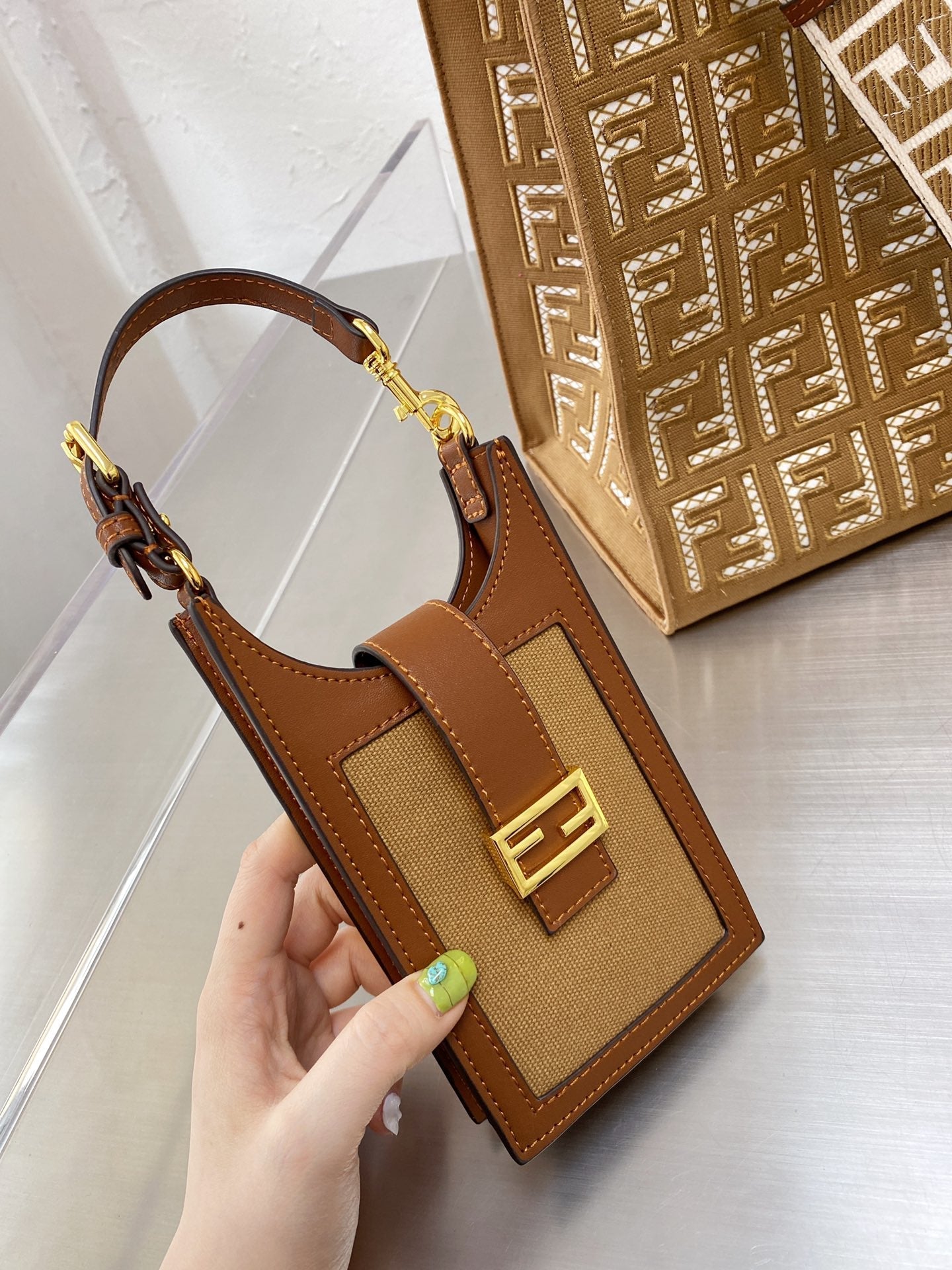 EN - New 1:1 rep  Bags FEI 137