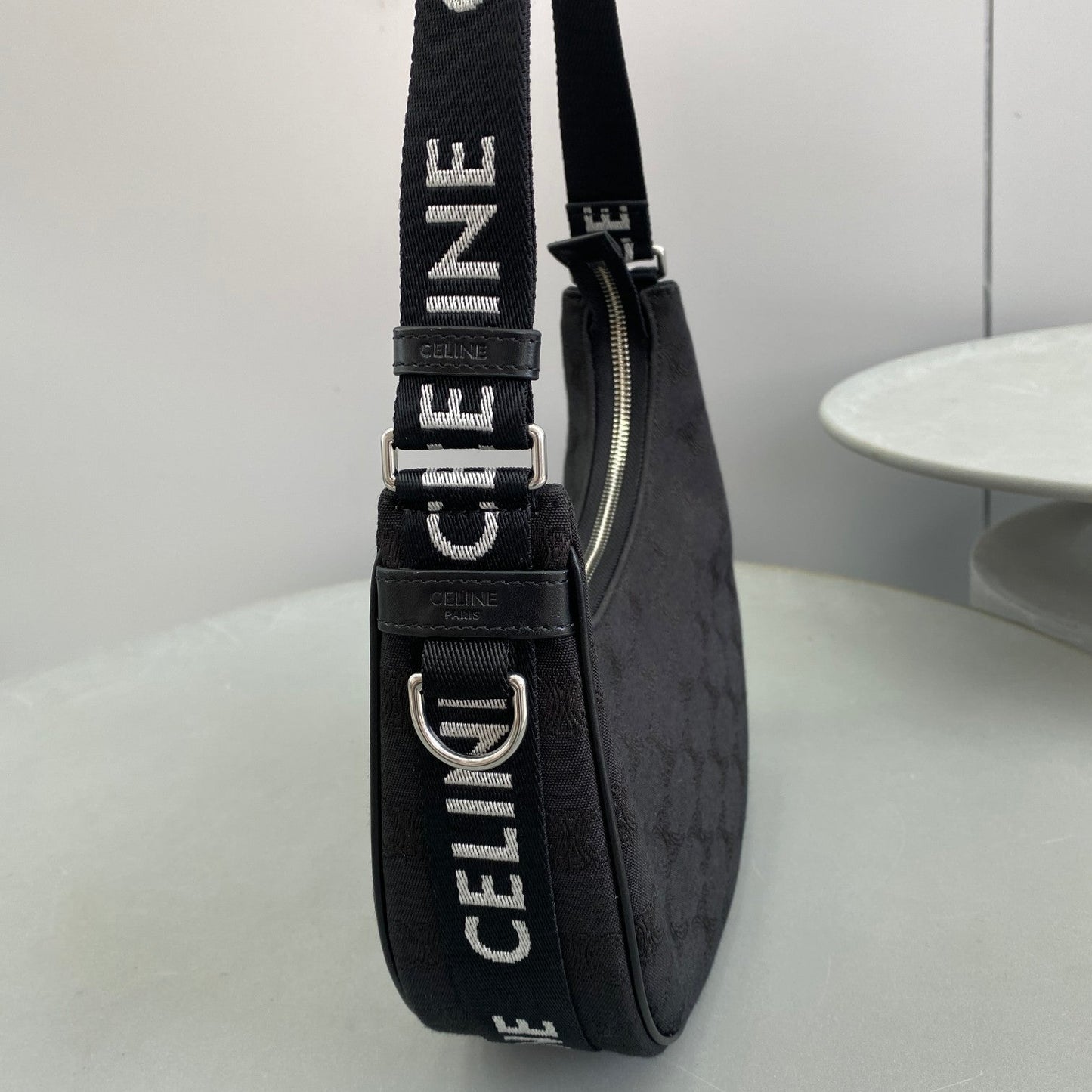Top Quality MeTop Qualityum Ava Bag With Top Quality Strap Black For Women 9in/23cm 196962DLM.38SI