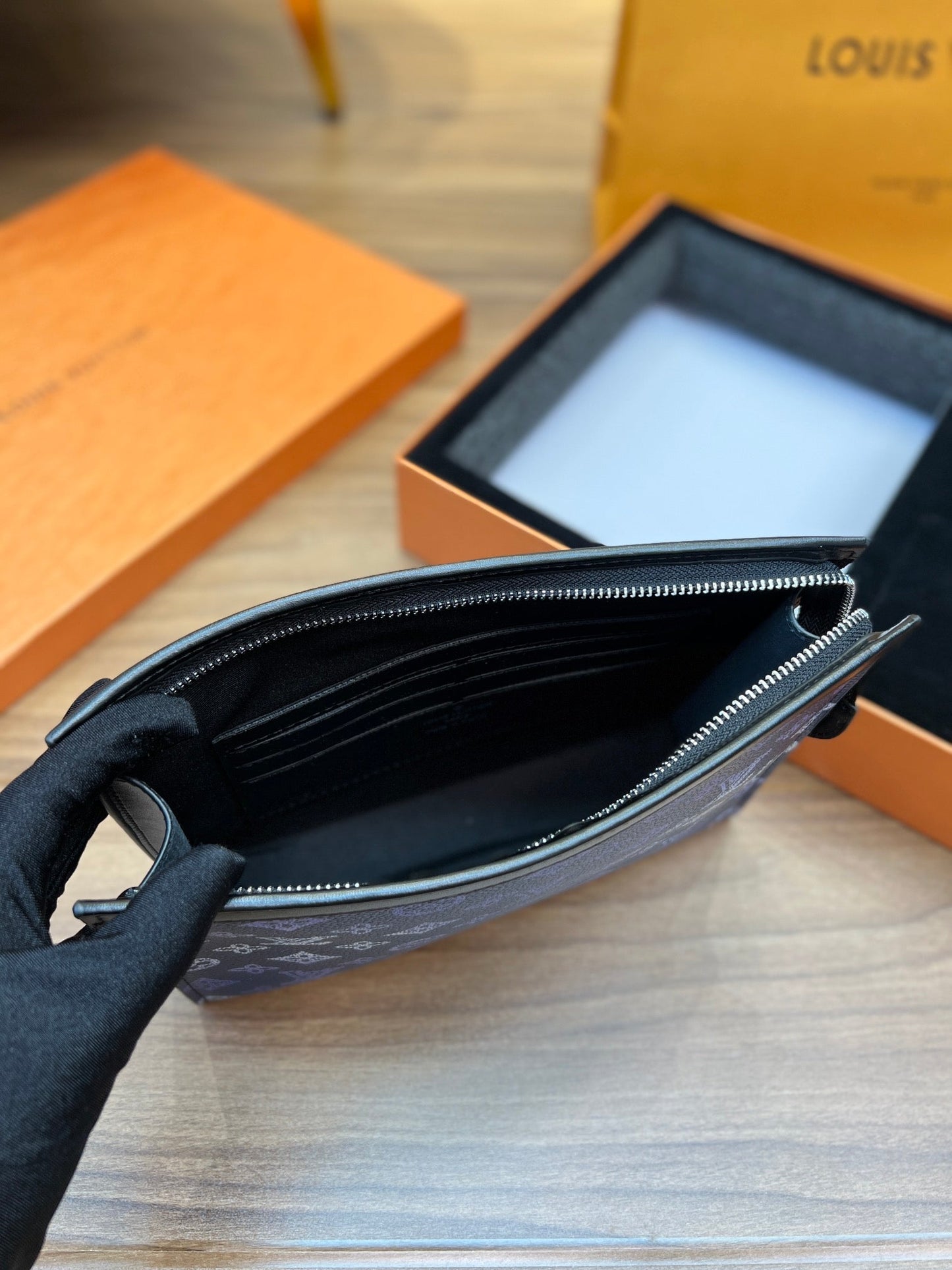 EN - New 1:1 rep Lux Bags LUV 541
