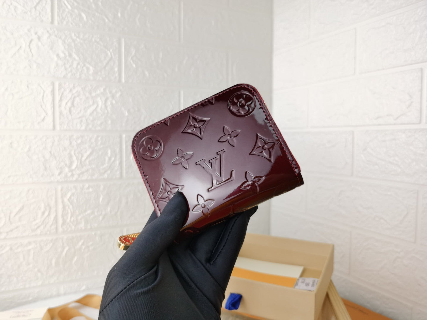 EN - New 1:1 rep  Wallet LUV 123