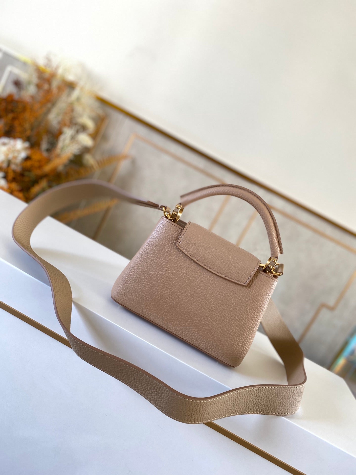 Top Quality Capucines Mini Taurillon Steeple Grey For Women, WoHandbag, Shoulder And Crossbody Bags 8.3in/21cm Top Quality