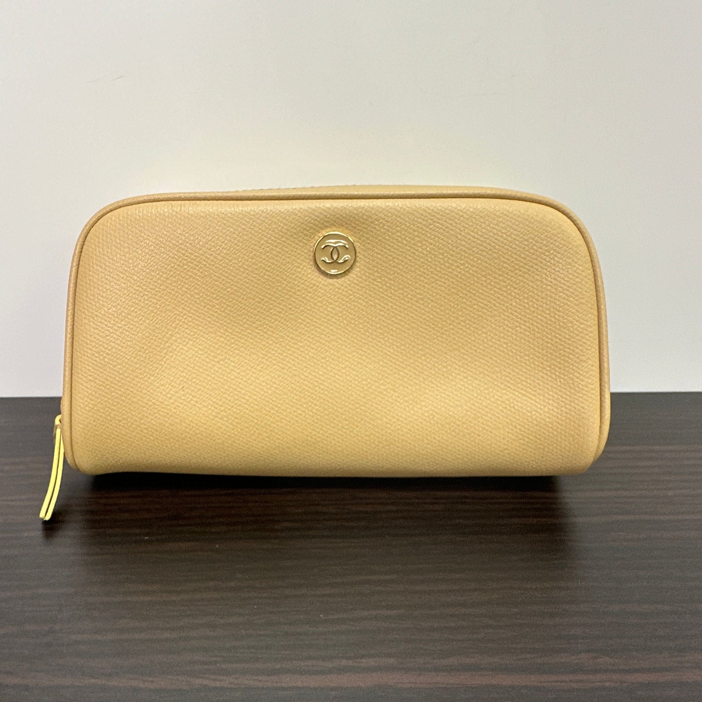 New Chanel Cosmetic Pouch Bag In Caviar Leather Cosmetic Pouch Beige LB120768