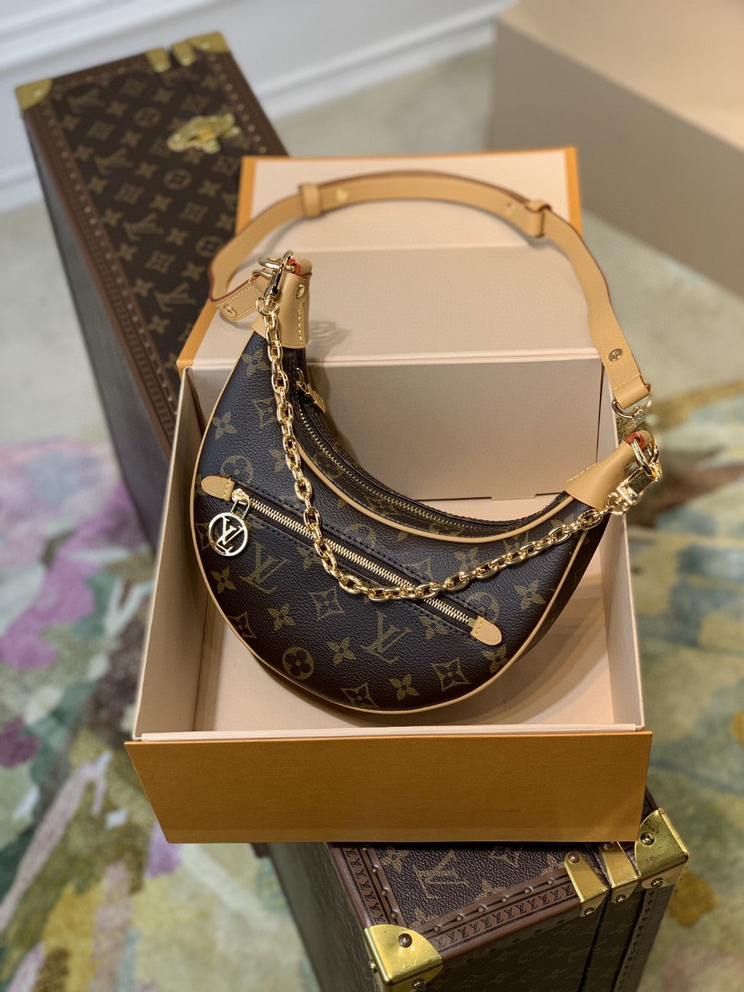 Top Quality Loop Monogram Canvas By Nicolas Ghesquiere For The Cruise Collection,  Shoulder And Crossbody Bags 9.1in/23cm Top Quality M81098