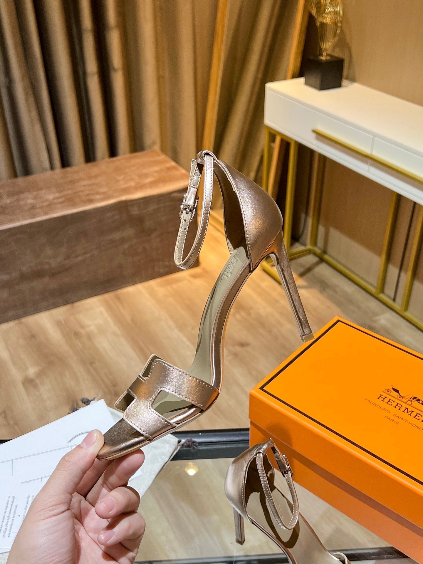 New 1:1 rep HM HIGH HEELS 028