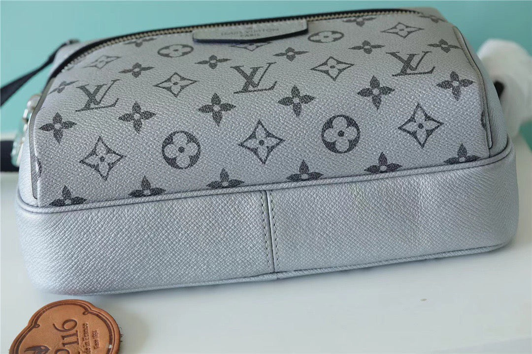 Top Quality Outdoor Messenger Bag Monogram/Taiga Gunmetal Grey For Men, Bags, Shoulder And Crossbody Bags 10.2in/26cm Top Quality M30830