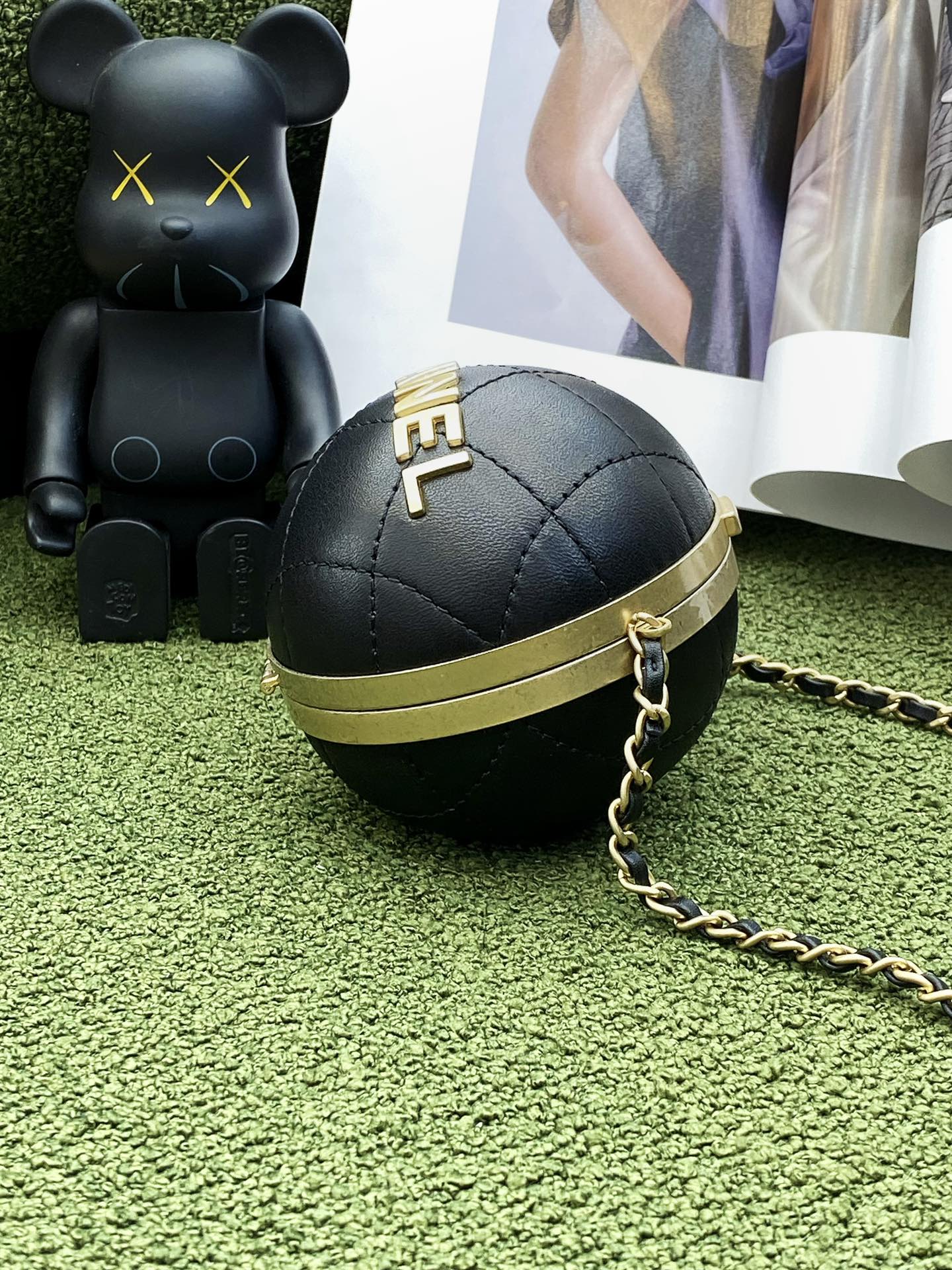 CHL Ball Bag Black and Gold Chain Bag For Women 23.5cm/95in