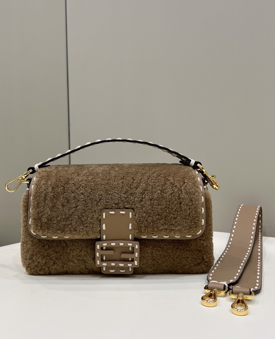 Top QualityTop Quality Baguette Beige Sheepskin Bag For Woman 27cm/10.5in 8BR600AH96F1F7O