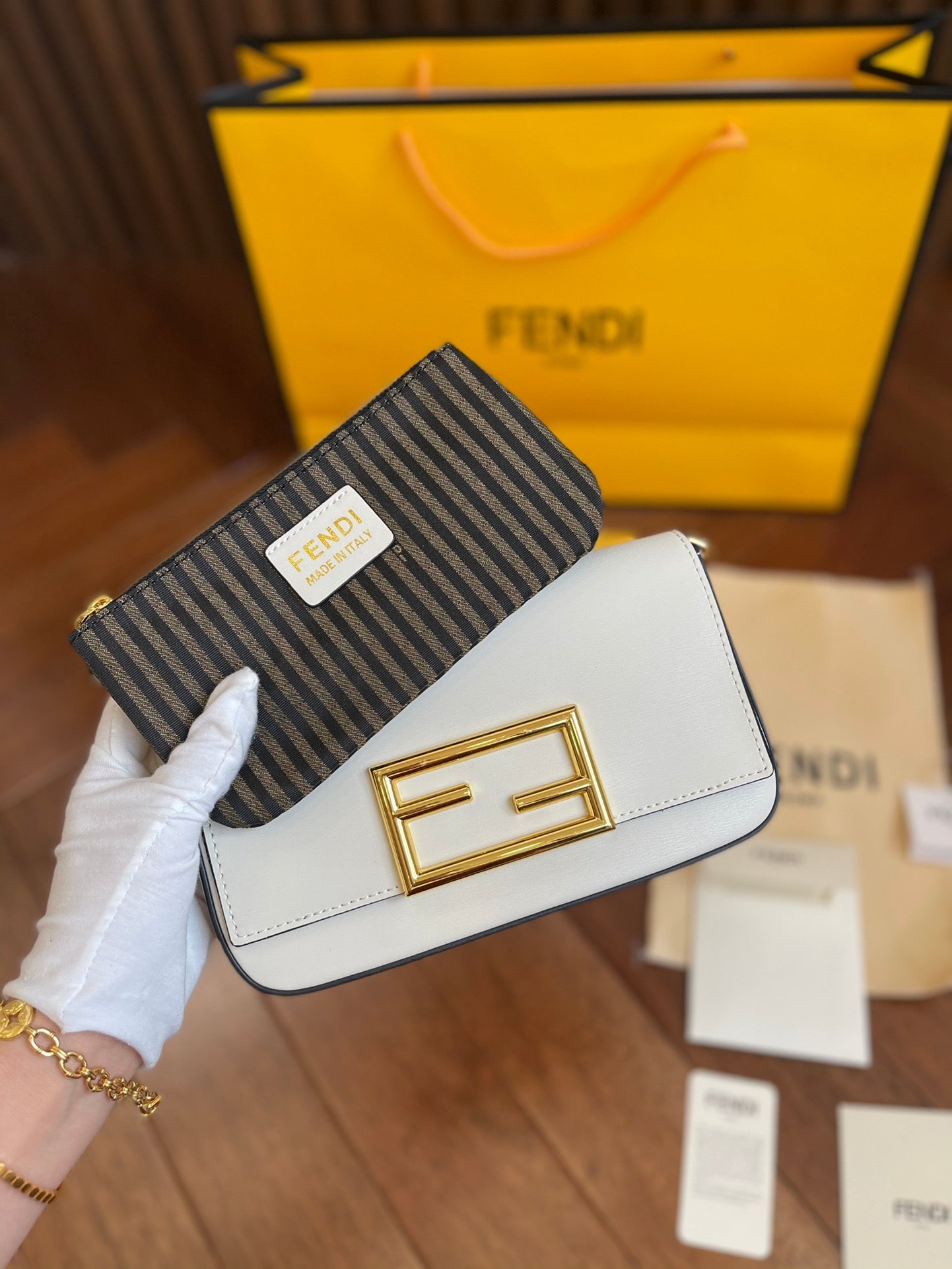 EN - New 1:1 rep  Bags FEI 250