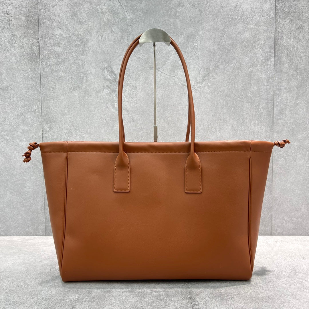 Top Quality Cabas Drawstring Cuir Triomphe Tan For Women 17in/44cm 199973DU3.04LU