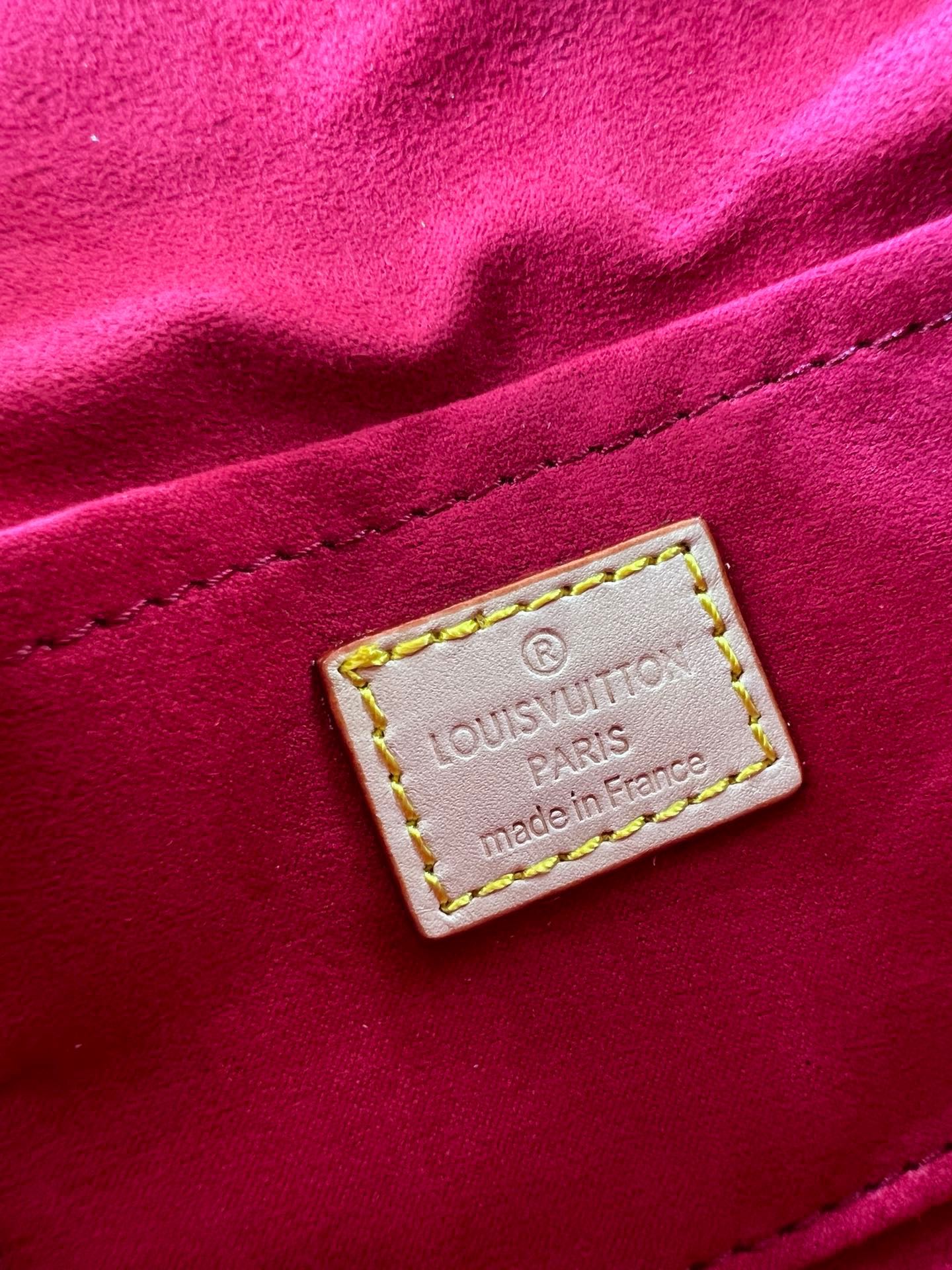 New 1:1 rep Lux Bags LUV 886