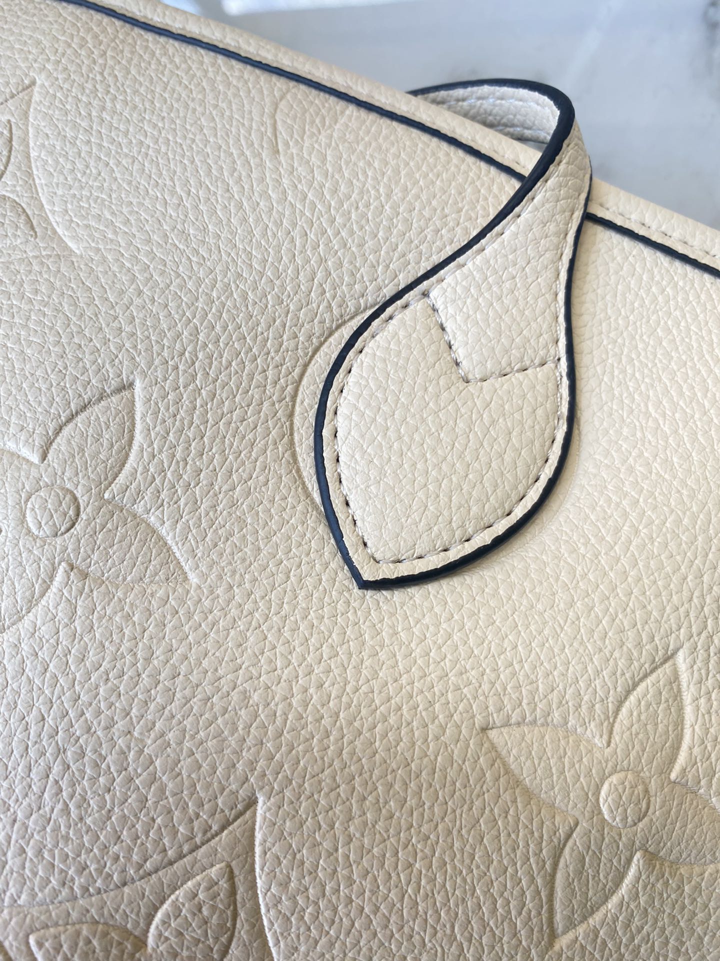 EN - Luxury Bags LUV 790