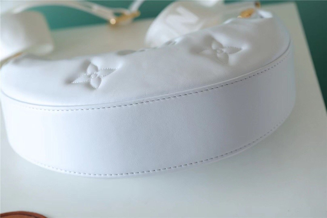 Top Quality Over The Moon Bag Handbags For Women In Snow White 10.8in/28cm Top Quality M59959