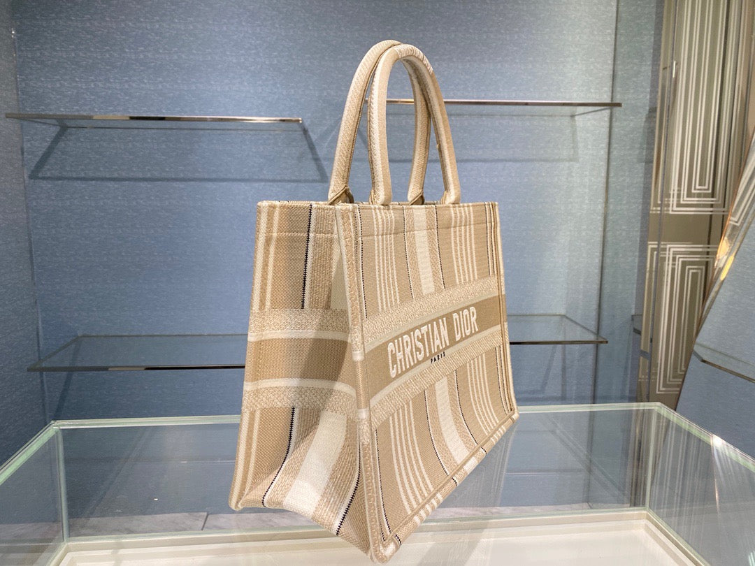 Top Quality MeTop Qualityum Book Tote Beige, For Women, Womens Handbags 14in/36cm CD