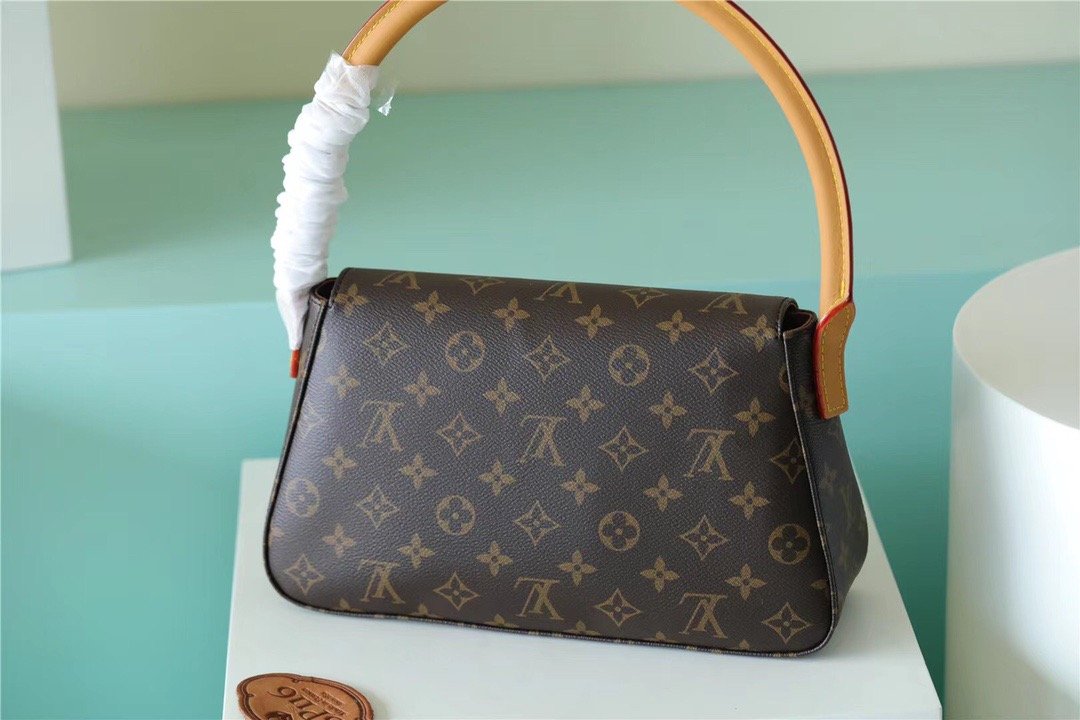 Top Quality Mini Looping Flap Shoulder Bag Monogram For Women 9.4in/24cm Brown Top Quality M51147