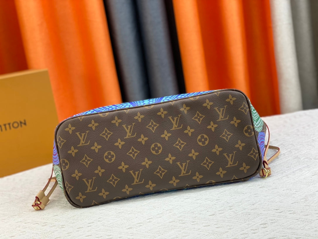 EN - New 1:1 rep  Bags LUV 674