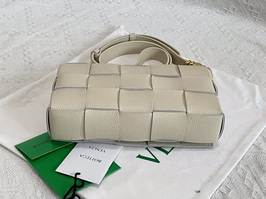 Top Quality Cassette White, For Women, Women’s Bags 9.1in/23cm 666870V17H19009