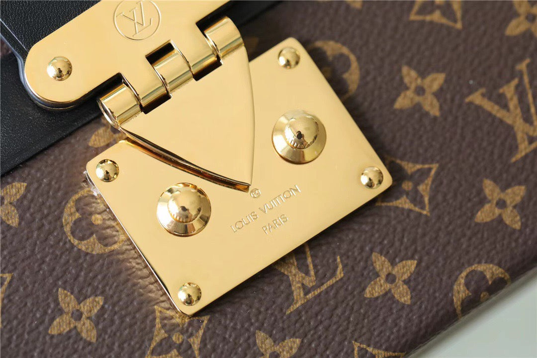 Top Quality Petite Malle East-West Monogram Canvas By Nicolas Ghesquiere For Women,  Shoulder And Crossbody Bags 27cm/10.6in Top Quality M46120