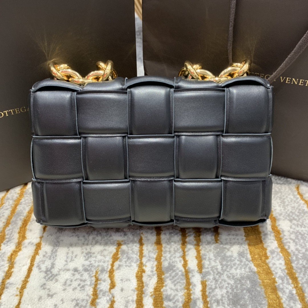 Top Quality Chain Cassette Bag For Women 10.2in/26cm In Black 631421VBWZ08425