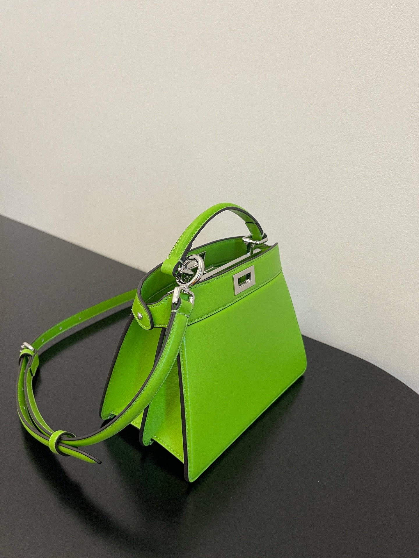 Top QualityTop Quality Peekaboo ISeeU Petite Chartre Small Bag For Woman 20cm/8in