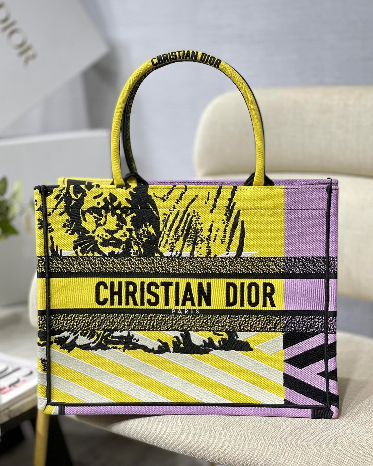 Top Quality MeTop Qualityum Book Tote Yellow And Pink, For Women, Womens Handbags 14in/36cm CD