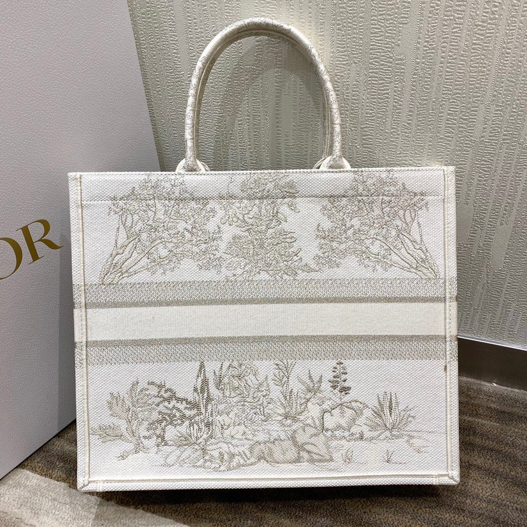 Top Quality Large Book Tote Gold-Tone Around The World Stella Embroidery, For Women Womens Handbags, 42cm CD M1286ZTQL_M01E