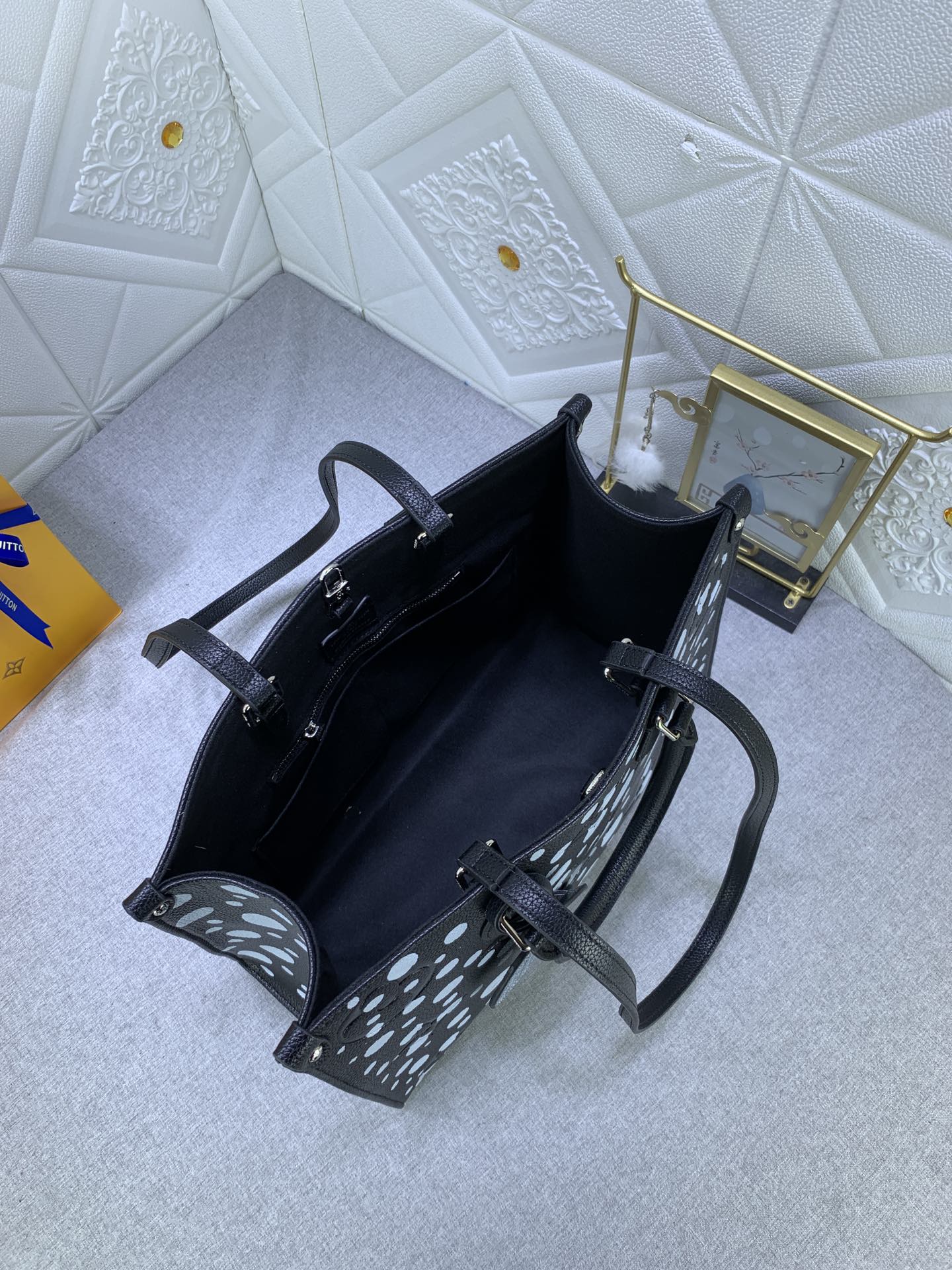 EN - New 1:1 rep Bag LUV 635