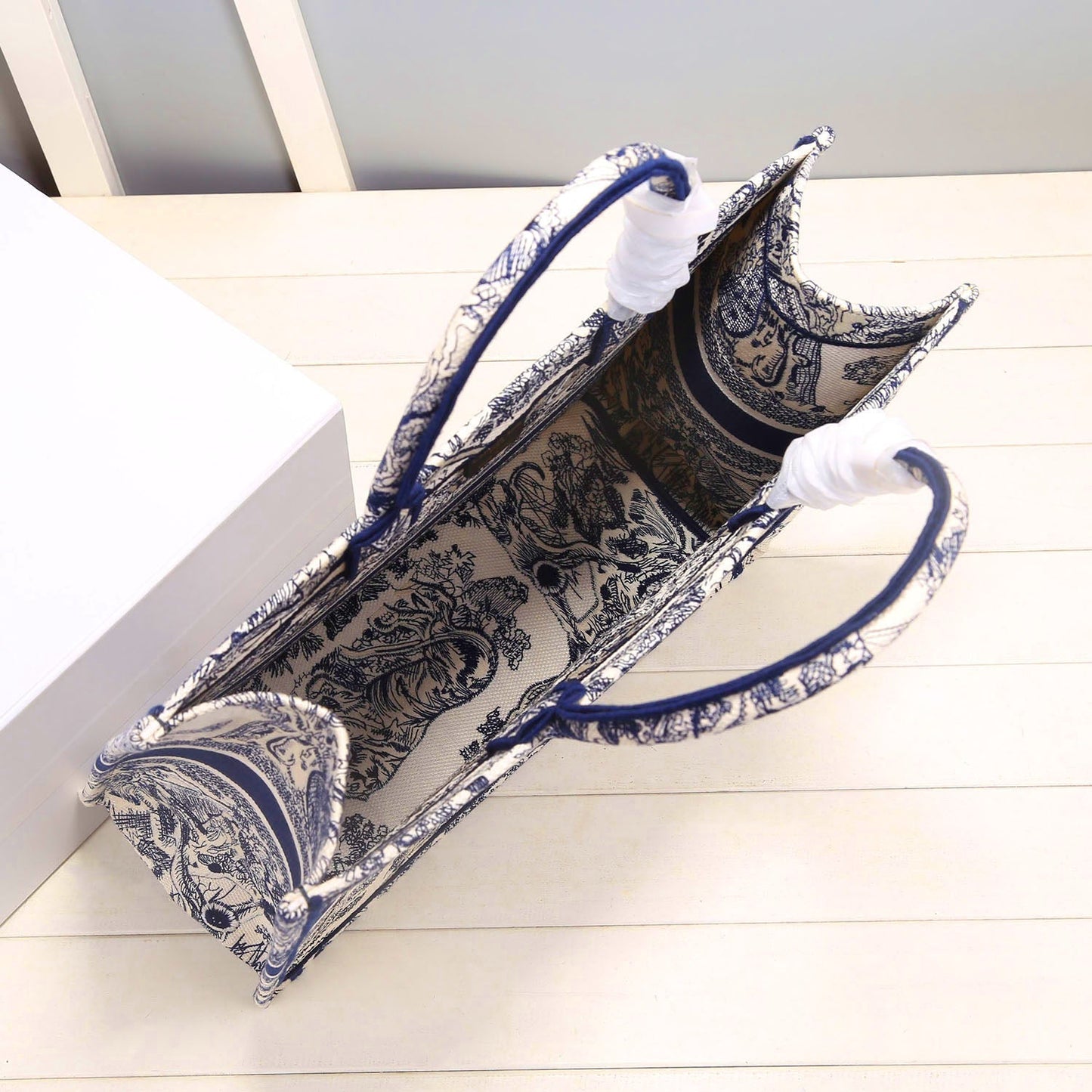 Top Quality Large Book Tote For Women 16.5in/42cm CD M1286ZRIW