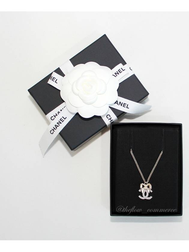 CC Logo Ribbon Necklace Gold Chanel