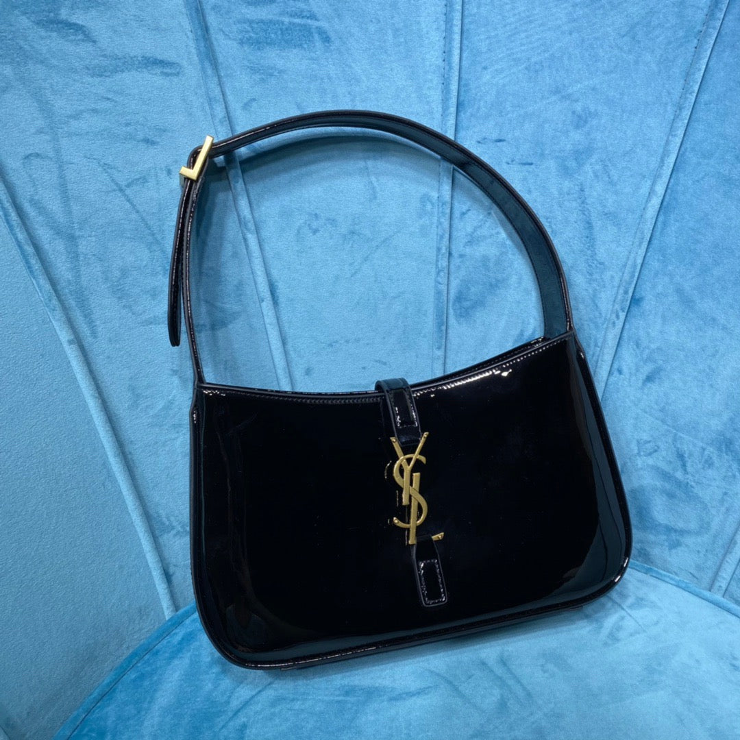 Top Quality Le 5 À 7 Hobo Bag In Smooth Noir For Women 9in/23cm YSL 6572280UF0W1000