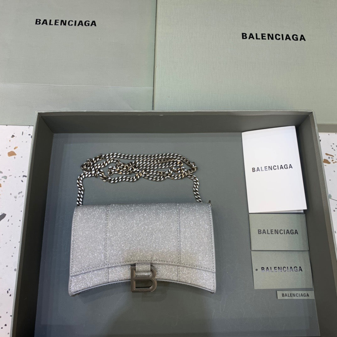 Top Quality Hourglass Wallet On Chain in Grey, For Women,  Bags 7.6in/19cm 6560502102G1501