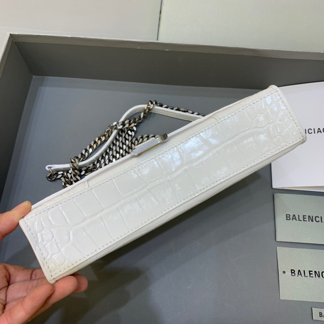 Top Quality Hourglass Wallet On Chain in White, For Women,  Bags 9in/23cm