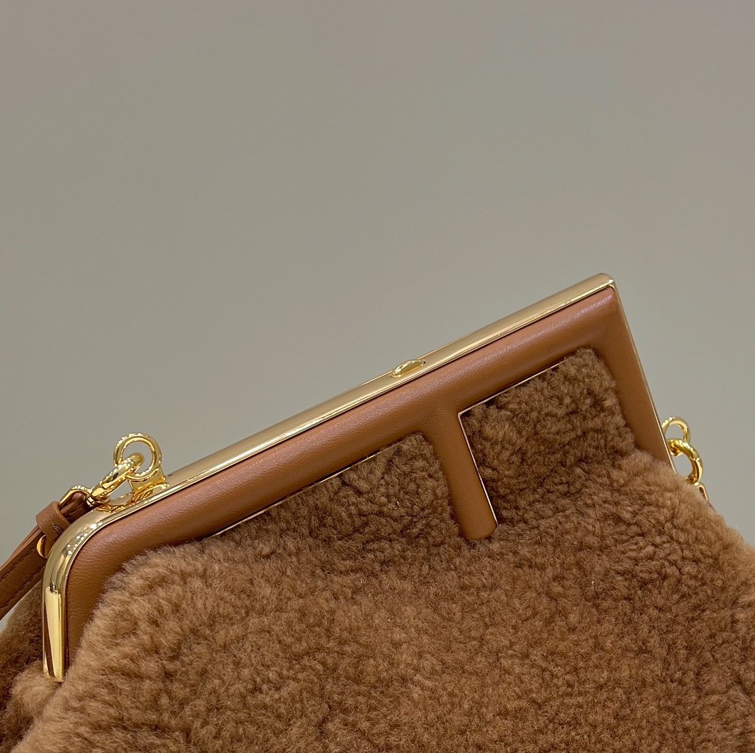 Top QualityTop Quality Top QualityTop Qualityrst Small Brown Mink Bag For Woman 26cm/10in