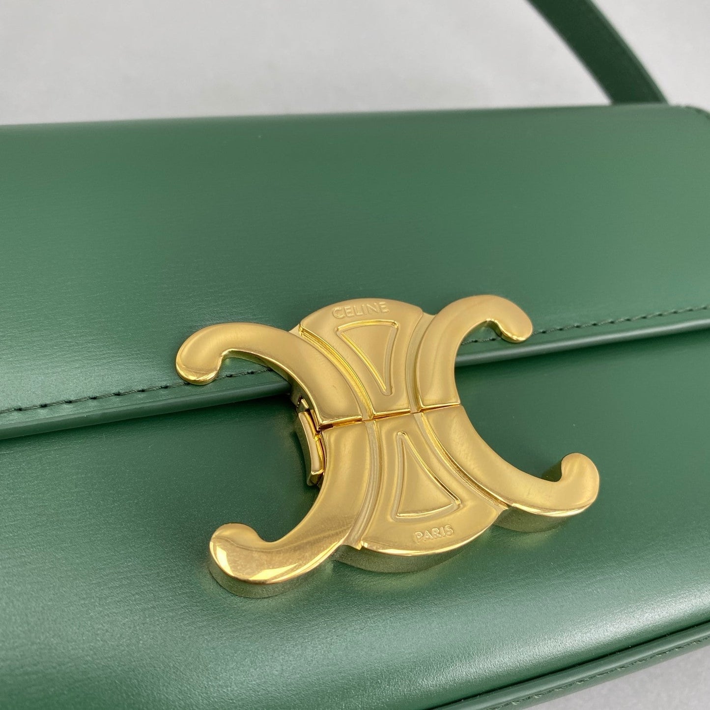 Top Quality Triomphe Shoulder Bag Green For Women 8in/20cm 