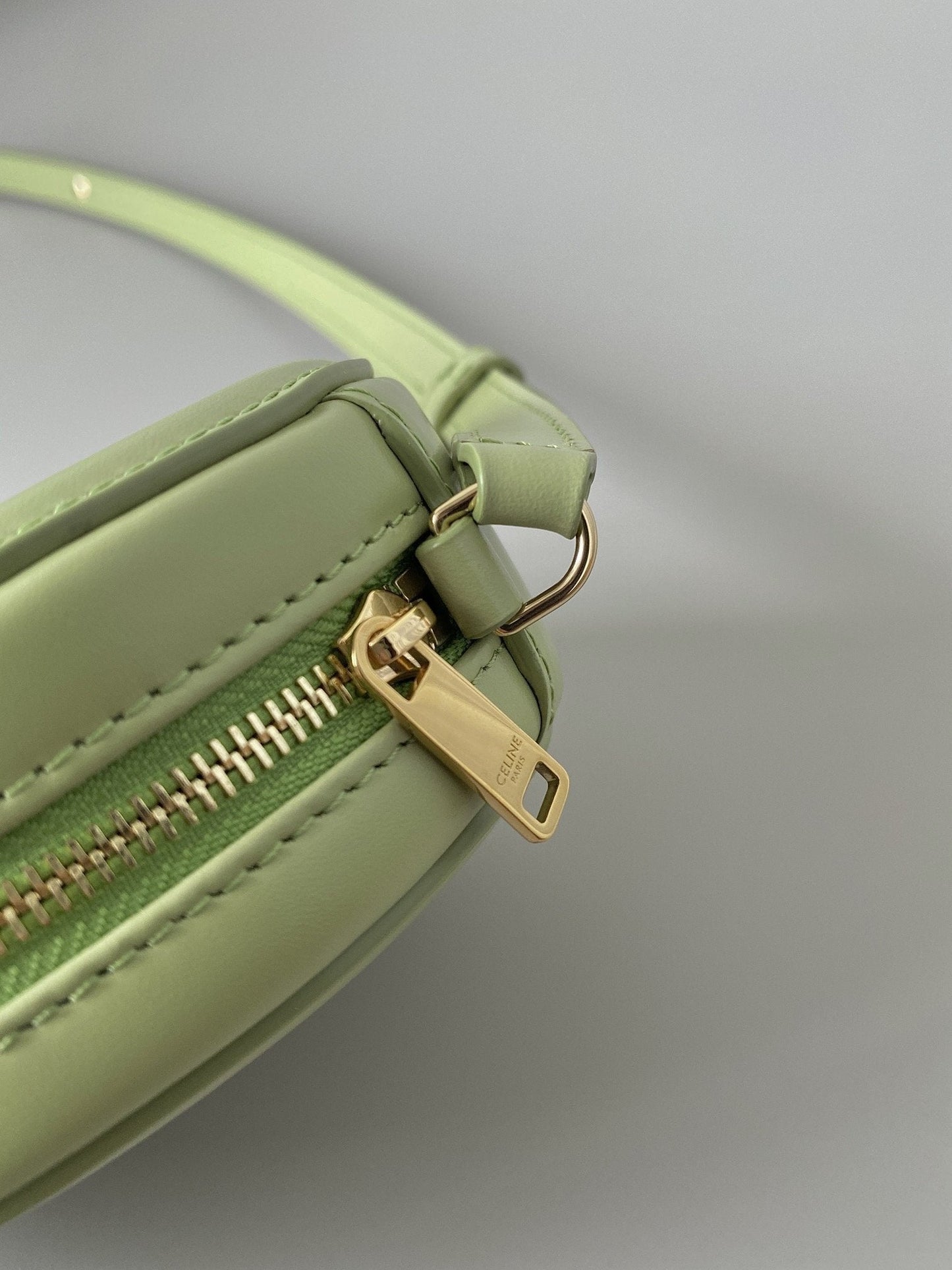 Top Quality Crossbody Oval Purse Cuir Triomphe Mint Green For Women 6in/16cm