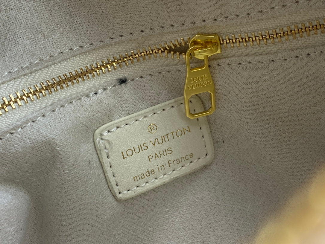 EN - New 1:1 rep  Bags LUV 663
