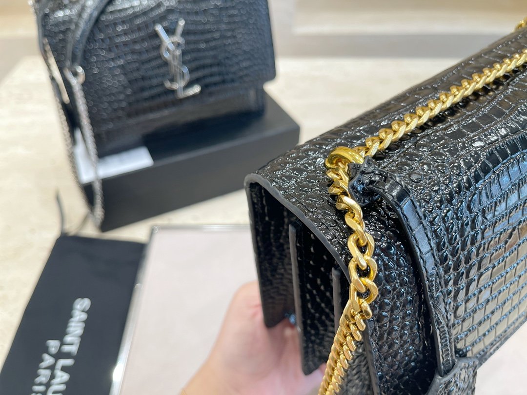 EN - New 1:1 rep  Bags SLY 200