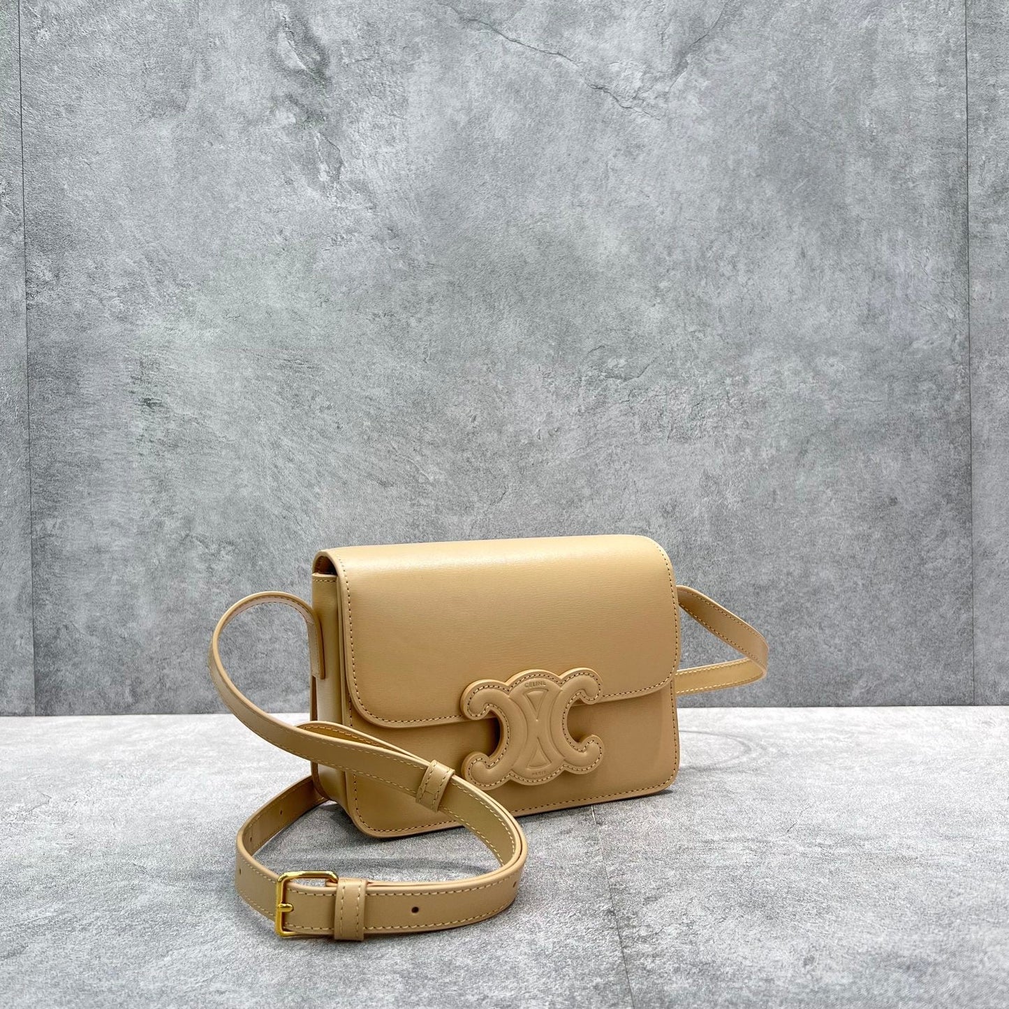 Top Quality Classique Cuir Triomphe Bag Beige For Women 9in/22cm