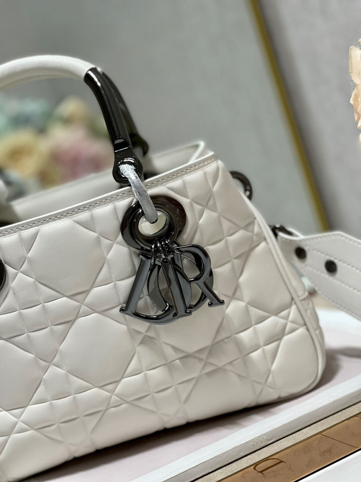 DIOR (Black Handel)