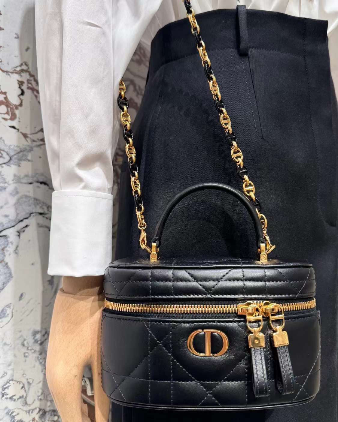 DIOR