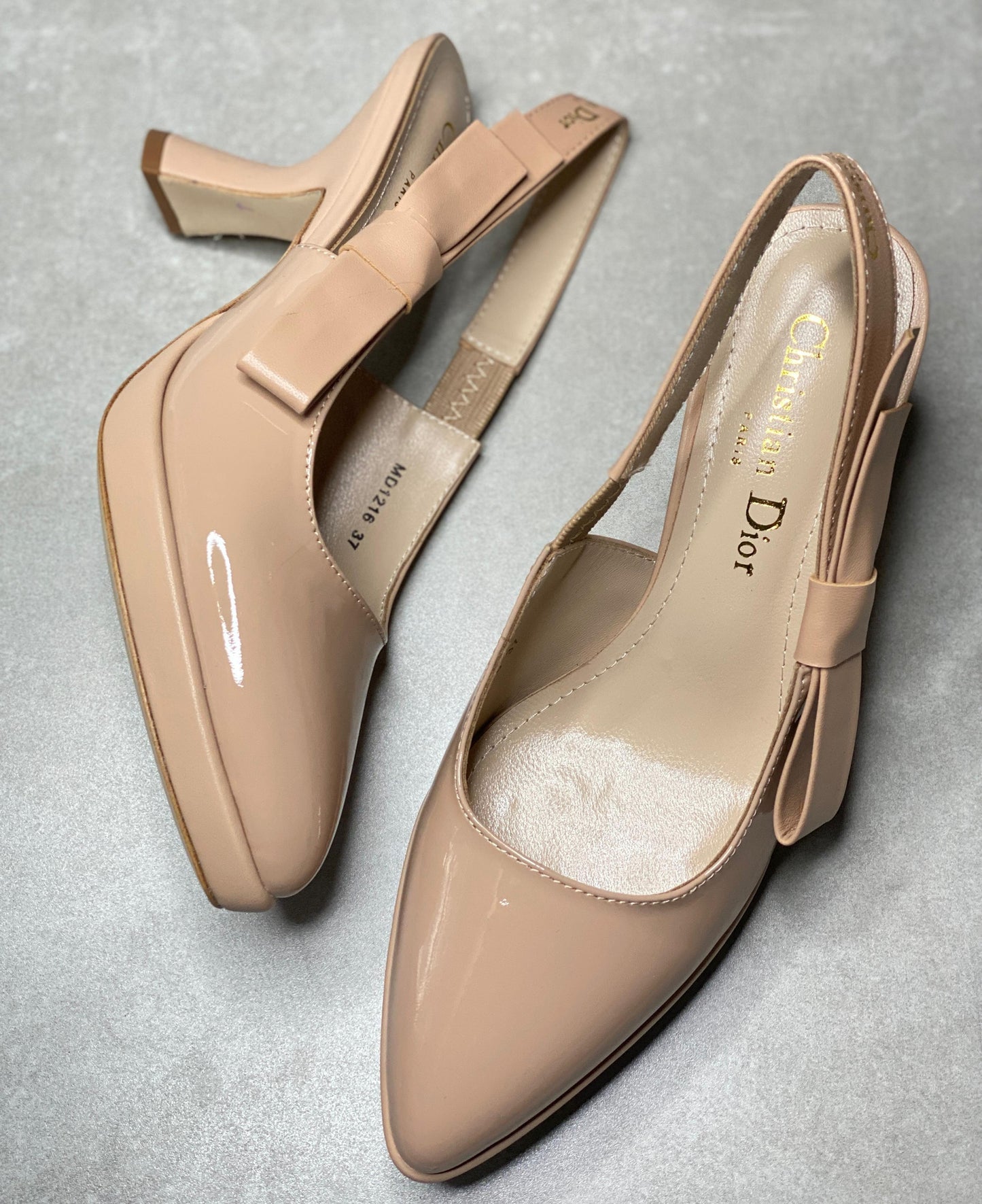 DIOR