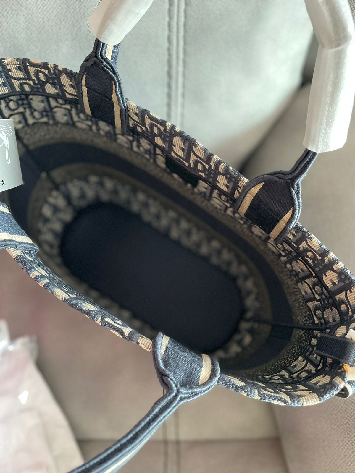 DIOR