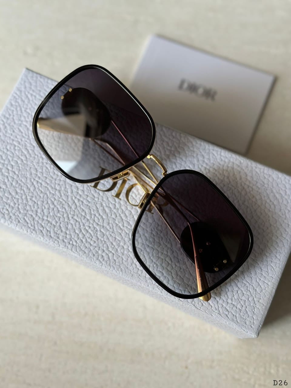 DIOR