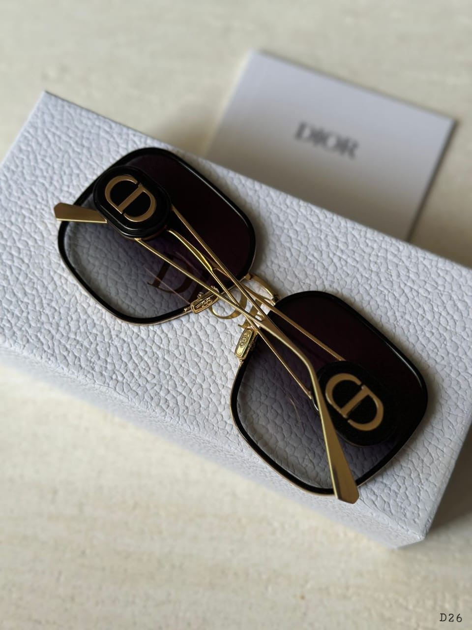 DIOR