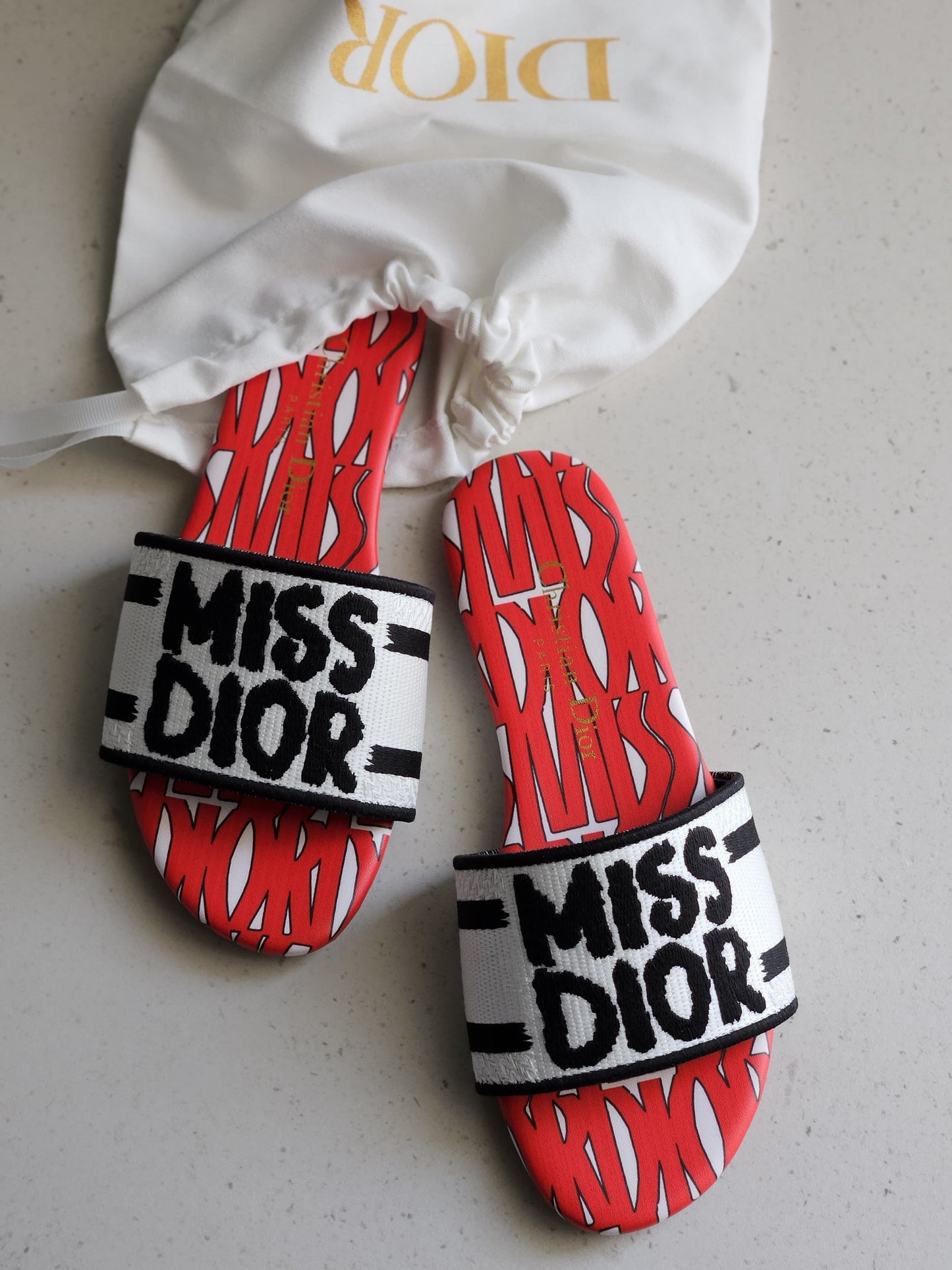 DIOR