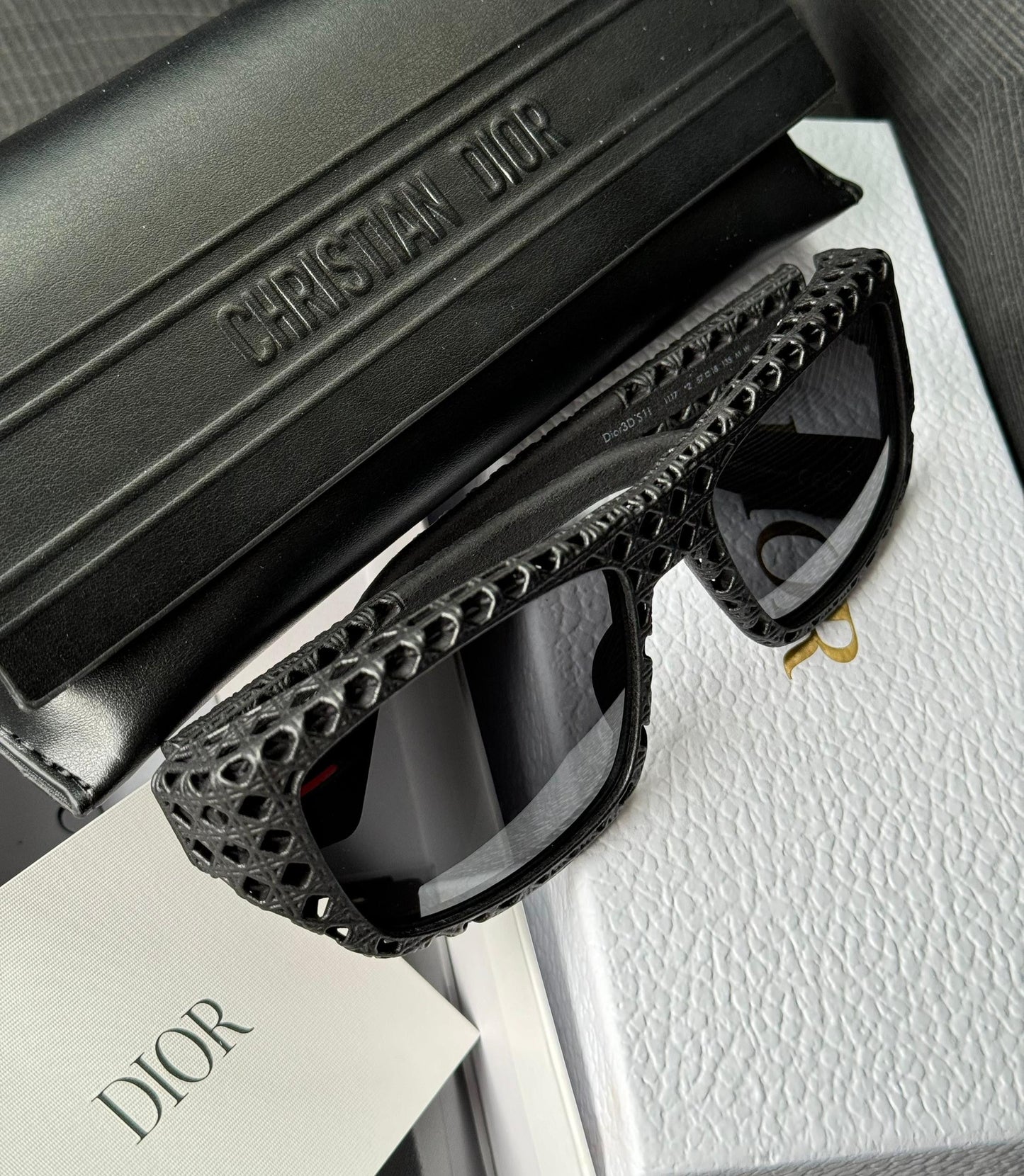 DIOR